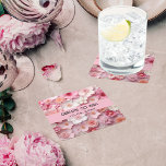 Bloemen roze witte naam verjaardagsfeestje kartonnen onderzetters<br><div class="desc">Een roze en wit bloemmotief. Personaliseer en voeg een naam en datum toe.</div>