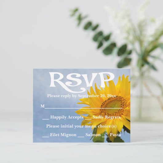 Bloemen RSVP Geel Zonnebloem & Blauw Huwelijksfees Uitnodiging Briefkaart (Staand voorkant)