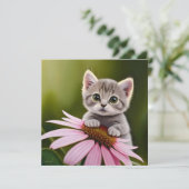 Bloemen schattig klein grijs kat (Staand voorkant)