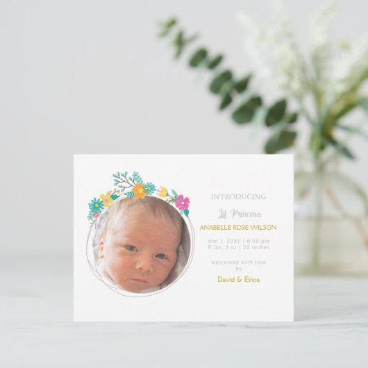 Bloemen Schattige Meisje Foto Geboorte Aankondigin Aankondigingskaart (Staand voorkant)