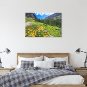 Bloemen | Stroompad Montana Canvas Afdruk (Insitu (Slaapkamer))