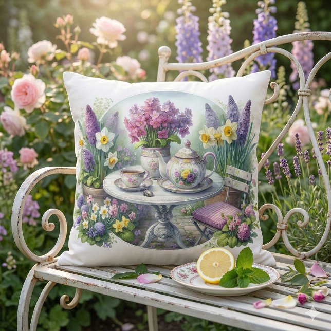  Bloemen Tea Party in de tuin Kussen (Vintage Floral Tea Party in Garden Throw Pillow Mockup A)