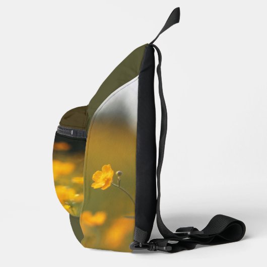 Bloemen van bloemrijke boterbloem sling bag (Rechts)