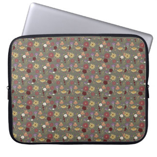 Bloemen van de herfst omarmen groene achtergrond laptop sleeve