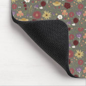 Bloemen van de herfst omarmen groene achtergrond muismat (Hoek)