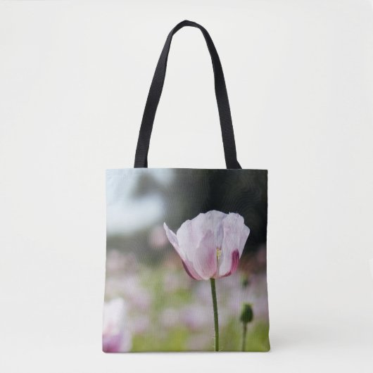 Bloemen veld met close up bloeiende lila bloem. tote bag (Voorkant)