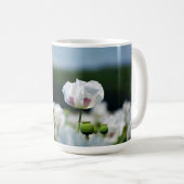 Bloemen veld, Papaver somneferum maanzaad bloem. Koffiemok (Voorkant rechts)