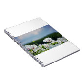 Bloemen veld, Papaver somneferum maanzaad bloem. Notitieboek (Rechterzijde)