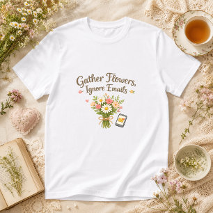 Bloemen verzamelen, e-mails negeren Cottagecore T-shirt