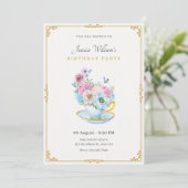 Bloemen vlinder thee cup verjaardag kaart (Staand voorkant)