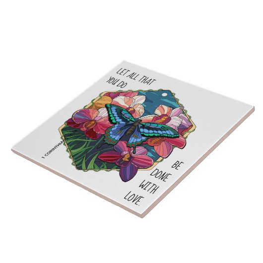 Bloemen/Vlinder, w/ vers 1 Korintiërs 16:14 Tegeltje (Zijkant)