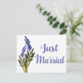 Bloemen Waterverf RSVP Paarse Lavendel Wedding Aankondigingskaart (Staand voorkant)