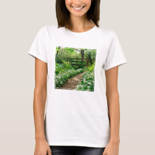 Bloemen Witte wilde bloemen in de bossen T-shirt