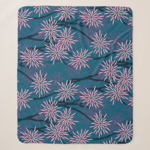Bloemenbehang: Aziatisch marineblauw, roze. Sherpa Deken
