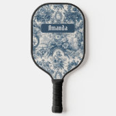 bloemenblauw toile de jouy monogram pickleball paddle (Achterkant)