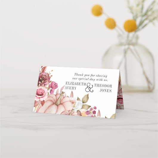 Bloemenbruiloft herfst roze bordeaux pompoen plaatskaartje (Achterkant)