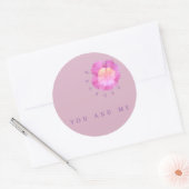 Bloemendecoratie :roze bloesem op ronde sticker (Envelop)