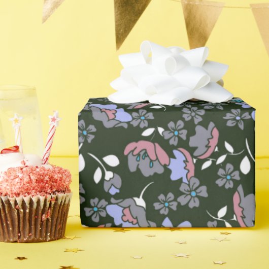 Bloemendesign op zwart cadeaupapier (Verjaardagsfeest)
