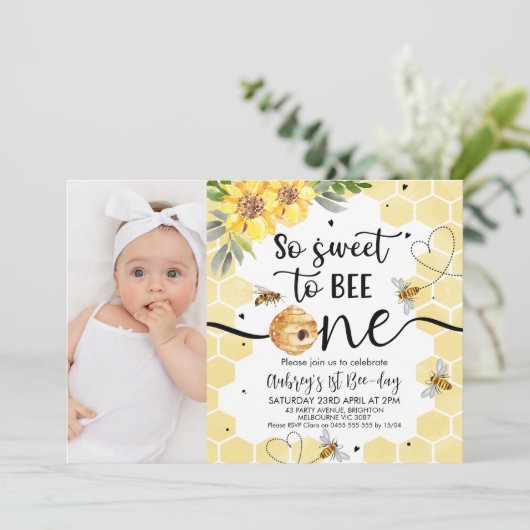 Bloemenfoto zo lief om één 1e verjaardag te zijn kaart (Staand voorkant)