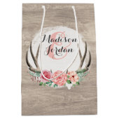 Bloemengewei rustieke houten bruiloft gepersonalis medium cadeauzakje (Voorkant)