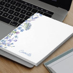 Bloemengrens Periwinkle Wildflower gepersonaliseer Notitieblok<br><div class="desc">bloemig notitieblok met sierlijke wilde bloemen,  om te personaliseren met jouw naam. Deze waterverf bloemenmotief heeft een rand van alikruik en bleke paarse wilde bloemetjes met handgelinkte typografie.</div>