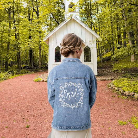 Bloemenkrans bruid script typografie trouwen denim jacket