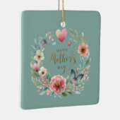 Bloemenkrans met een Vlinder Happy Moederdag Keramisch Ornament (Rechts)