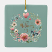 Bloemenkrans met een Vlinder Happy Moederdag Keramisch Ornament (Achterkant)