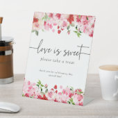 Bloemenliefde is zoet reclamebord met voetstuk (Insitu)