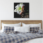 Bloemenmeisje Canvas Afdruk (Insitu (Slaapkamer))