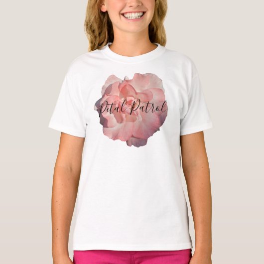 Bloemenmeisje Petal Patrol Blush Pink Floral Roos T-shirt (Voorkant)