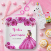 Bloemenprinses in hete roze jurk Quinceanera Papieren Bordje (Feest)