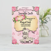 Bloemenroze Baby giraffe Baby shower uitnodiging (Staand voorkant)