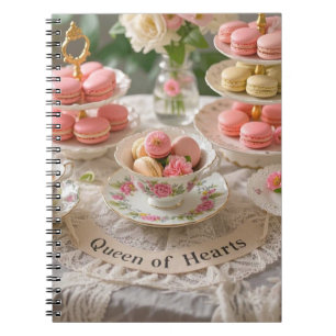 Bloementafel, theekopjes, trays macarons queen notitieboek