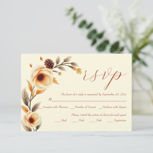 Bloementak met perzik bloemen vallen bruiloft RSVP kaartje (Staand voorkant)