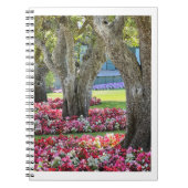 Bloementuin met bomen Fotospiraal Notitieboek (Voorkant)