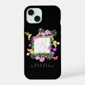 Bloementuin Monogram Zwart iPhone 15 Case (Achterkant)
