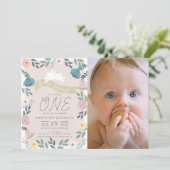 Bloementuin Roze Witte Bunny Foto 1e verjaardag Kaart (Staand voorkant)