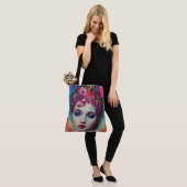 bloemgodin tote bag (Op model)