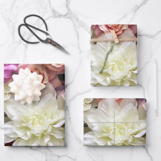 Bloemig cadeaupapier met dahlia en rozen, 3 vellen (Voorkant)