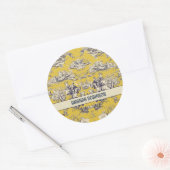  bloemig lakgeel toile de jouy monogram ronde sticker (Envelop)