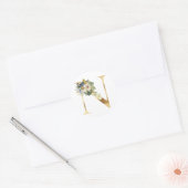 Bloemig monogram in goud Klassieke Ronde Sticker (Envelop)