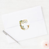 Bloemig monogram in goud Klassieke Ronde Sticker (Envelop)
