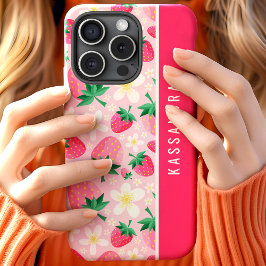 Bloemige aardbeien op maat gemaakte naam iPhone 15 case