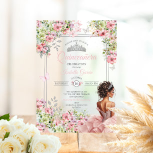 Bloemige Blush Roze en Groene Vlinder Quinceañera Acryl Uitnodigingen