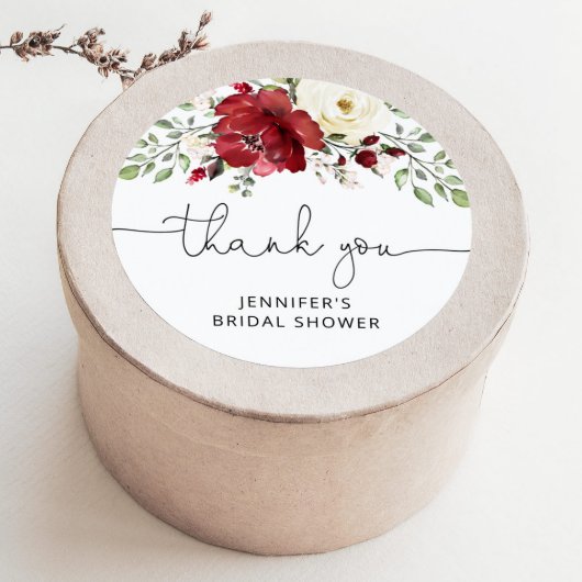 Bloemige bruidsdouche in burgundy  ronde sticker