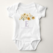 Bloemige eerste babybody | Lavendel Monogram Romper (Voorkant)