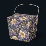 Bloemige Favor Treat Doos Bedankdoosjes<br><div class="desc">De feestelijke favor treat doos is afgebeeld met een prachtige paarse multi-kleur bloemenprint. 
Pas dit item aan of koop het zoals het is.
Tip: Voeg gewoon je lekkere snoepjes toe en wat vrolijke linten.



Gelicenseerde Afbeelding</div>