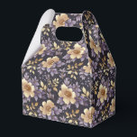 Bloemige Favorietjes Doos Bedankdoosjes<br><div class="desc">De feestelijk gevulde behandeldoos is afgebeeld met een prachtige paarse multi-kleur bloemenprint. 
Pas dit item aan of koop het zoals het is.
Tip: Voeg gewoon lekkere snoepjes toe en wat vrolijke linten.



Gelicenseerde afbeelding</div>