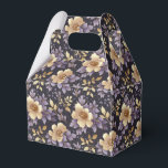 Bloemige Favorietjes Doos Bedankdoosjes<br><div class="desc">De feestelijk gevulde behandeldoos is afgebeeld met een prachtige paarse multi-kleur bloemenprint. 
Pas dit item aan of koop het zoals het is.
Tip: Voeg gewoon lekkere snoepjes toe en wat vrolijke linten.



Gelicenseerde afbeelding</div>